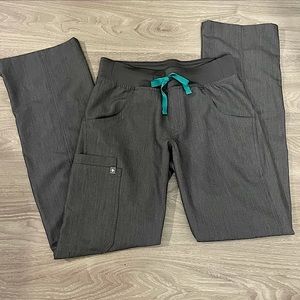 XXS Kade Cargo Graphite Figs Scrubs